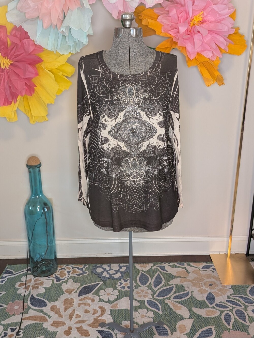 2045 - B.L.E.U. Woman 2X Embellished Long Sleeve Top Made in USA